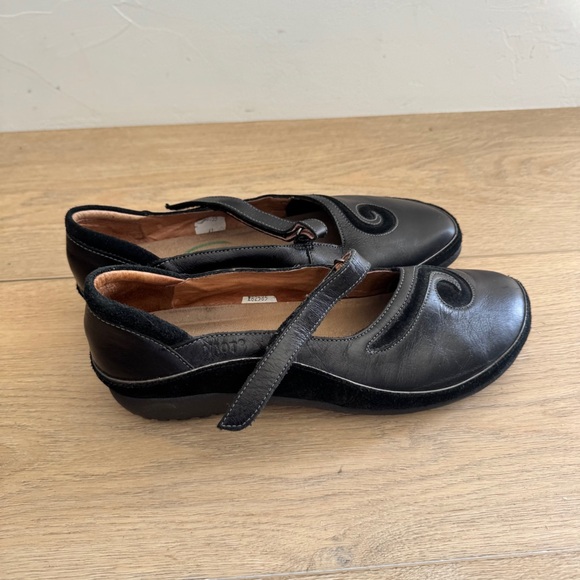 Naot Black Leather Mary Jane Shoe Size 41 / 10 - Picture 2 of 5